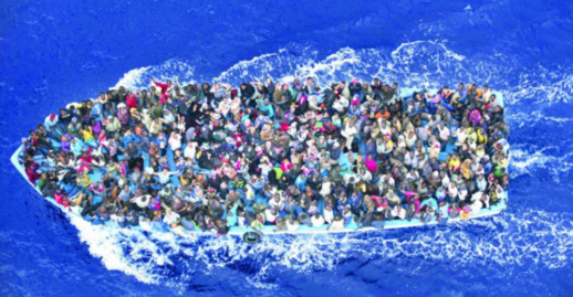 انتشال 18 جثة وإنقاذ 221 شخصا من الغرق بينهم نساء وأطفال