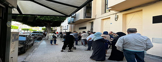 إقبال مرتفع على مركز التلقيح والكشف عن كورونا بمليلية مع اقتراب موعد فتح معبر بني انصار إقبال مرتفع على مركز التلقيح والكشف عن كورونا بمليلية مع اقتراب موعد فتح معبر بني انصار