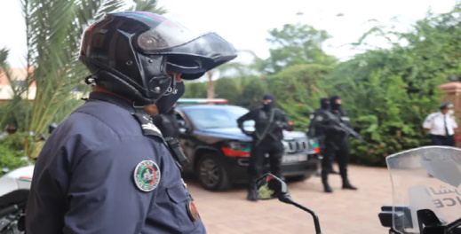 يصفع النساء في مكان حساس.. الأمن يوقف متورطا في جرم فاضح يصفع النساء في مكان حساس.. الأمن يوقف متورطا في جرم فاضح