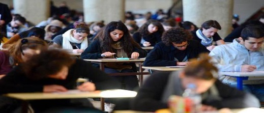 هام للطلبة المغاربة بروسيا وأوكرانيا.. المصادقة على الشهادات والفارين من الحرب ينتظرون الفرج هام للطلبة المغاربة بروسيا وأوكرانيا.. المصادقة على الشهادات والفارين من الحرب ينتظرون الفرج