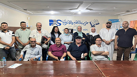 بحضور المستشاريين الجماعيين والبرلمانية خينتي.. رفاق التقدم والإشتراكية يجتمعون لتدارس مجموعة من قضايا الإقليم بحضور المستشاريين الجماعيين والبرلمانية خينتي.. رفاق التقدم والإشتراكية يجتمعون لتدارس مجموعة من قضايا الإقليم