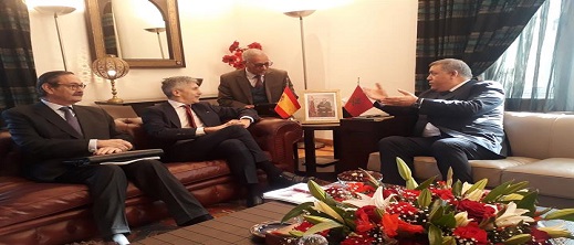 وزير الداخلية الإسباني يعلق على الاتهامات الموجهة إلى المغرب بالتجسس واستغلال المهاجرين وزير الداخلية الإسباني يعلق على الاتهامات الموجهة إلى المغرب بالتجسس واستغلال المهاجرين