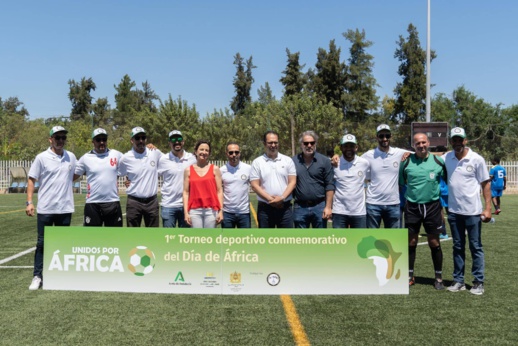 صور.. القنصلية العامة للمملكة باشبيلية تنظم دوري لكرة القدم بمناسبة اليوم العالمي لإفريقيا صور.. القنصلية العامة للمملكة باشبيلية تنظم دوري لكرة القدم بمناسبة اليوم العالمي لإفريقيا