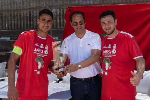 صور.. القنصلية العامة للمملكة باشبيلية تنظم دوري لكرة القدم بمناسبة اليوم العالمي لإفريقيا صور.. القنصلية العامة للمملكة باشبيلية تنظم دوري لكرة القدم بمناسبة اليوم العالمي لإفريقيا