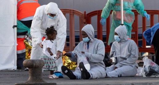 سابقة.. إسبانيا تمنح لأول مرة الجنسية لطفلة ولدت على متن قارب للهجرة سابقة.. إسبانيا تمنح لأول مرة الجنسية لطفلة ولدت على متن قارب للهجرة