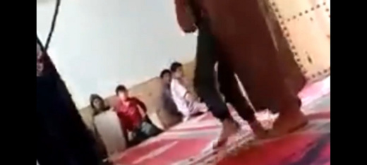 القضاء يصدر حكمه في حق فقيه "الفلقة" ومساعده