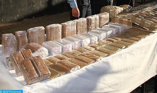 ثلاث مصالح أمنية تحبط تهريب كميات هامة الشيرا على المعبر الحدودي ثلاث مصالح أمنية تحبط تهريب كميات هامة الشيرا على المعبر الحدودي