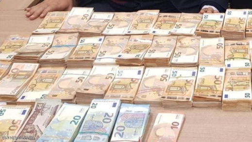 الجمارك تصادر 40 ألف أورو غير مصرح بها الجمارك تصادر 40 ألف أورو غير مصرح بها