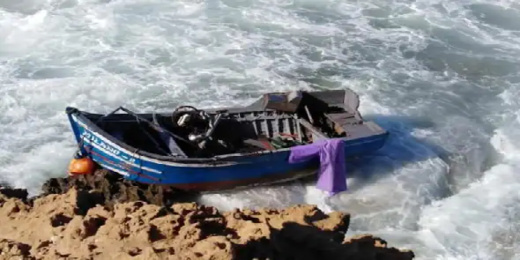 الشرطة الاسبانية تعتقل 4 مغاربة فروا بقارب صيد إلى طريفة