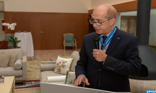 ملك اسبانيا يوشح ابن الريف مصطفى بوسمينة ملك اسبانيا يوشح ابن الريف مصطفى بوسمينة