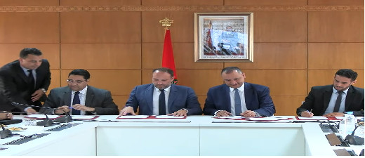 توقيع اتفاقية لتزويد المستشفيات المغربية والفرنسية بأجهزة طبية مغربية الصنع توقيع اتفاقية لتزويد المستشفيات المغربية والفرنسية بأجهزة طبية مغربية الصنع