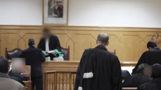 رشوة قدرها 15 مليون سنتيم تطيح بقاض ومستشار جماعي رشوة قدرها 15 مليون سنتيم تطيح بقاض ومستشار جماعي