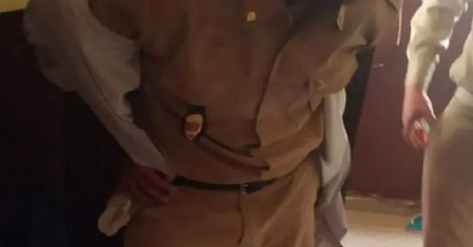 كمين أمني يسقط عصابة للابتزاز والنصب بالعروي يتزعمها "مخازني" ومنتحل صفة كمين أمني يسقط عصابة للابتزاز والنصب بالعروي يتزعمها "مخازني" ومنتحل صفة