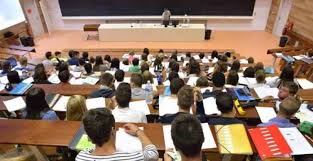 جامعة بلجيكية توقف موظفين بسبب إساءتهما لطلاب مغاربة جامعة بلجيكية توقف موظفين بسبب إساءتهما لطلاب مغاربة