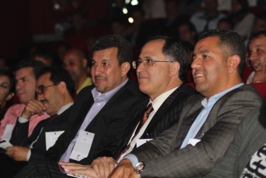 إسماعيل بلعوش يبدع في روتردام في المحطة الأخيرة من جولته الفنية بحضور سفير المغرب بهولندا إسماعيل بلعوش يبدع في روتردام في المحطة الأخيرة من جولته الفنية بحضور سفير المغرب بهولندا 