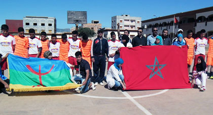 فعاليات دوري الشهيد مولاي موحند في نسخته الثانية يصل الى مراحله الاخيرة من التباري فعاليات دوري الشهيد مولاي موحند في نسخته الثانية يصل الى مراحله الاخيرة من التباري