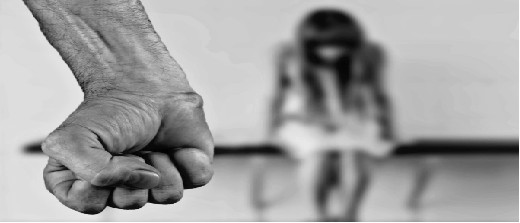 مختلة عقليا تتعرض لاغتصاب جماعي من طرف 6 أشخاص مختلة عقليا تتعرض لاغتصاب جماعي من طرف 6 أشخاص