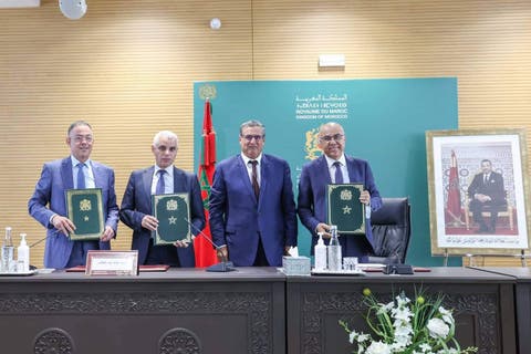 الحكومة توقع اتفاقية للرفع من عدد مهنيي قطاع الصحة الحكومة توقع اتفاقية للرفع من عدد مهنيي قطاع الصحة