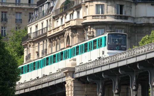 العثور على قاصر مغربي جثة متفحمة على خط سكة حديدية بفرنسا العثور على قاصر مغربي جثة متفحمة على خط سكة حديدية بفرنسا