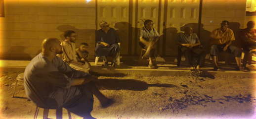 صور.. ساكنة إيبوعجاجن يساندون مواطنا يضرب عن الطعام منددا بإزهاق روح أخيه