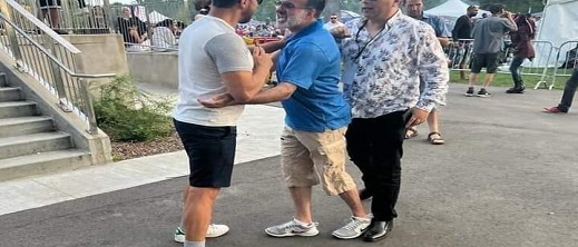زكرياء المومني في قبضة الشرطة الكندية بسبب اعتداءه على مغاربة زكرياء المومني في قبضة الشرطة الكندية بسبب اعتداءه على مغاربة