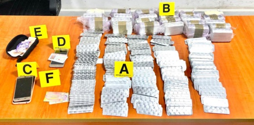 بنتسيق مع الديستي .. أمن تطوان يوقف سيدتان في حوزتهما 21 ألف حبة "قرقوبي" بنتسيق مع الديستي .. أمن تطوان يوقف سيدتان في حوزتهما 21 ألف حبة "قرقوبي"