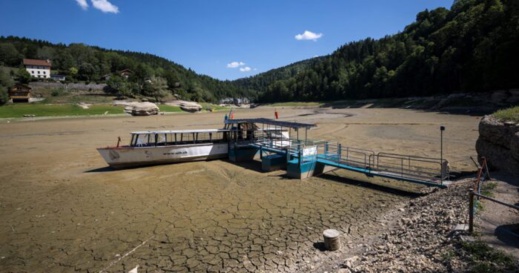 الجفاف التاريخي.. العطش يهدد أكثر من 100 بلدة بفرنسا الجفاف التاريخي.. العطش يهدد أكثر من 100 بلدة بفرنسا