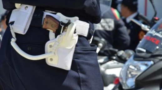 الأمن يضطر لاستعمال السلاح الوظيفي لإيقاف شقيقين عرضا حياة المواطنين للخطر الأمن يضطر لاستعمال السلاح الوظيفي لإيقاف شقيقين عرضا حياة المواطنين للخطر