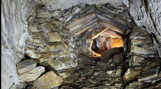 بئر لاستخراج الفحم يودي بحياة ثلاثة شبان بجرادة بئر لاستخراج الفحم يودي بحياة ثلاثة شبان بجرادة