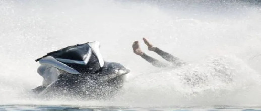 جرحى في حادث اصطدام بين دراجتين مائيتين “جيت سكي” بشاطئ أركمان جرحى في حادث اصطدام بين دراجتين مائيتين “جيت سكي” بشاطئ أركمان