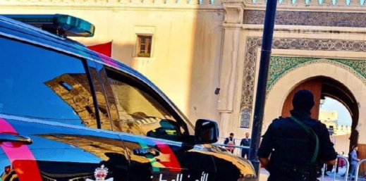 مسلح يهاجم مصلين أثناء خطبة الجمعة مسلح يهاجم مصلين أثناء خطبة الجمعة