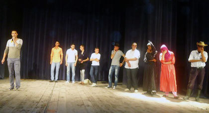 جمعية مولاي موحند للمسرح الأمازيغي تتألق من جديد بمدينتي مرتيل وطنجة جمعية مولاي موحند للمسرح الأمازيغي تتألق من جديد بمدينتي مرتيل وطنجة