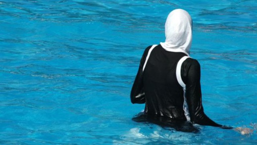 البوركيني يدفع فرنسيين لطرد مغربية من مسبح داخل المغرب البوركيني يدفع فرنسيين لطرد مغربية من مسبح داخل المغرب