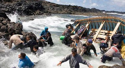 المصالح الأمنية توقف أزيد من 30 شخصا من المهاجرين السريين بالحسيمة المصالح الأمنية توقف أزيد من 30 شخصا من المهاجرين السريين بالحسيمة