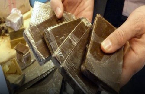 جمارك وشرطة المعبر الحدودي تحبط محاولة تهريب كمية هامة من المخدرات جمارك وشرطة المعبر الحدودي تحبط محاولة تهريب كمية هامة من المخدرات