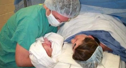 الإهمال الطبي يتسبب في تمزيق رحم سيدة بالحسيمة وكسر كتفي جنينها الإهمال الطبي يتسبب في تمزيق رحم سيدة بالحسيمة وكسر كتفي جنينها