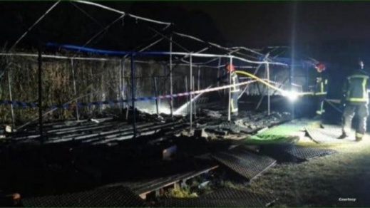 مجهولون يضرمون النار عمدا في مسجد بفرنسا مجهولون يضرمون النار عمدا في مسجد بفرنسا