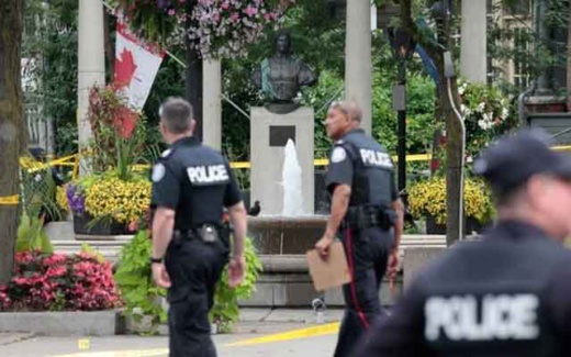 عملية طعن جماعي تخلف عشرات القتلى والجرحى بكندا عملية طعن جماعي تخلف عشرات القتلى والجرحى بكندا