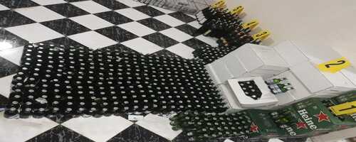 أمن الناظور يحجز أكثر من 2000 قنينة خمر ويوقف مروجها أمن الناظور يحجز أكثر من 2000 قنينة خمر ويوقف مروجها
