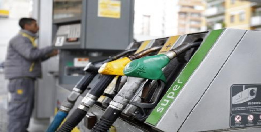 نقابيون.. شركات المحروقات تستورد النفط بـ 6 دراهم لتبيعه بـ 15 درهم للمغاربة نقابيون.. شركات المحروقات تستورد النفط بـ 6 دراهم لتبيعه بـ 15 درهم للمغاربة