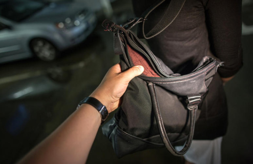 عصابة إجرامية تنشط بالطريق الساحلية بين بوعرك وأركمان عصابة إجرامية تنشط بالطريق الساحلية بين بوعرك وأركمان