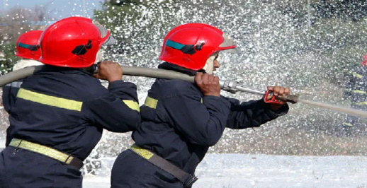 اندلاع حريق ضخم بمصنع لتجميد المنتوجات البحرية اندلاع حريق ضخم بمصنع لتجميد المنتوجات البحرية