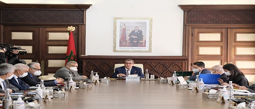 وزير في الحكومة.. القادم في المستقبل أصعب وعلى المغاربة أن يساعدونا لتجاوز الأزمة وزير في الحكومة.. القادم في المستقبل أصعب وعلى المغاربة أن يساعدونا لتجاوز الأزمة