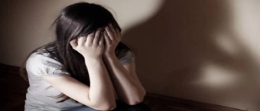 استاذ يغتصب تلميذته.. والسلطات الأمنية تدخل على الخط استاذ يغتصب تلميذته.. والسلطات الأمنية تدخل على الخط
