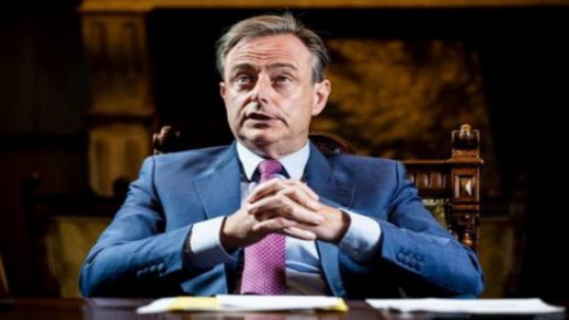 محاربة عصابات المخدرات المغربية تعجل بزيارة عمدة أنتويرب البلجيكية للمغرب محاربة عصابات المخدرات المغربية تعجل بزيارة عمدة أنتويرب البلجيكية للمغرب