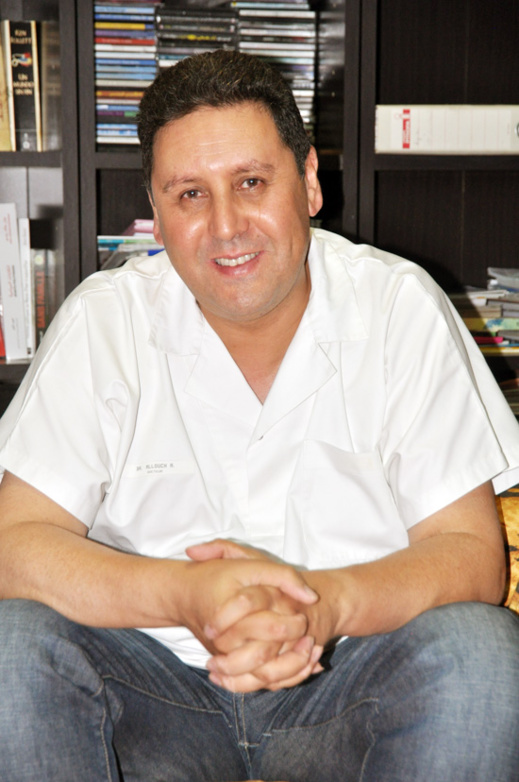 برنامج "صحتك في رمضان" يتناول مَنَافِع ومَضَار السّكري خلال شهر رمضان مع الدكتور أحمد عَالُوشْ برنامج "صحتك في رمضان" يتناول مَنَافِع ومَضَار السّكري خلال شهر رمضان مع الدكتور أحمد عَالُوشْ