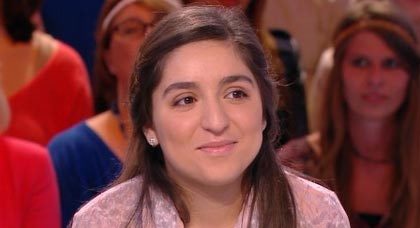 الريفية مريم بورحايل تتلقى دعوة من القصر الملكي بالمغرب والقصر الفرنسي الريفية مريم بورحايل تتلقى دعوة من القصر الملكي بالمغرب والقصر الفرنسي