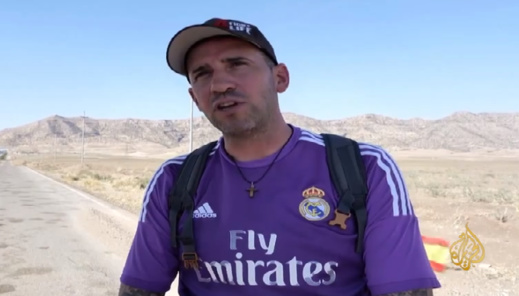 فيديو.. إختفاء إسباني في إيران بعد أن ذهب مشيا على الأقدام إلى مونديال قطر فيديو.. إختفاء إسباني في إيران بعد أن ذهب مشيا على الأقدام إلى مونديال قطر