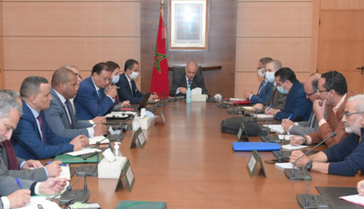 النقابات التعليمية الخمس تطالب بنموسى بإرساء إصلاح شامل للقطاع النقابات التعليمية الخمس تطالب بنموسى بإرساء إصلاح شامل للقطاع