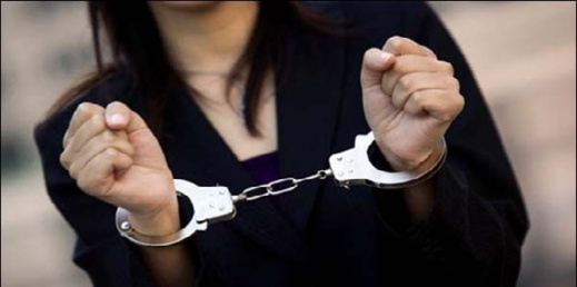 إيقاف امرأة يشتبه في إعدامها لطفلتها بمبيد حشرات وإخفاء معالم الجريمة